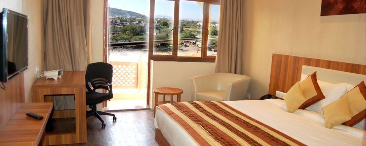 Budget Hotels in Udaipur Near Gulab Bagh